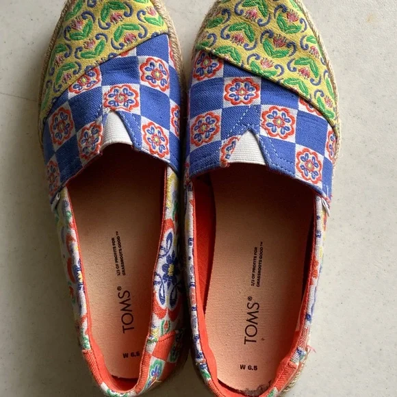 TOMS Multicolor Embroidered Espadrille Flats - Blue, Yellow, Green - Picture 9 of 9